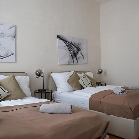 Spacious Apartment, 3 Min To U6 Metro Wina Bagian luar foto