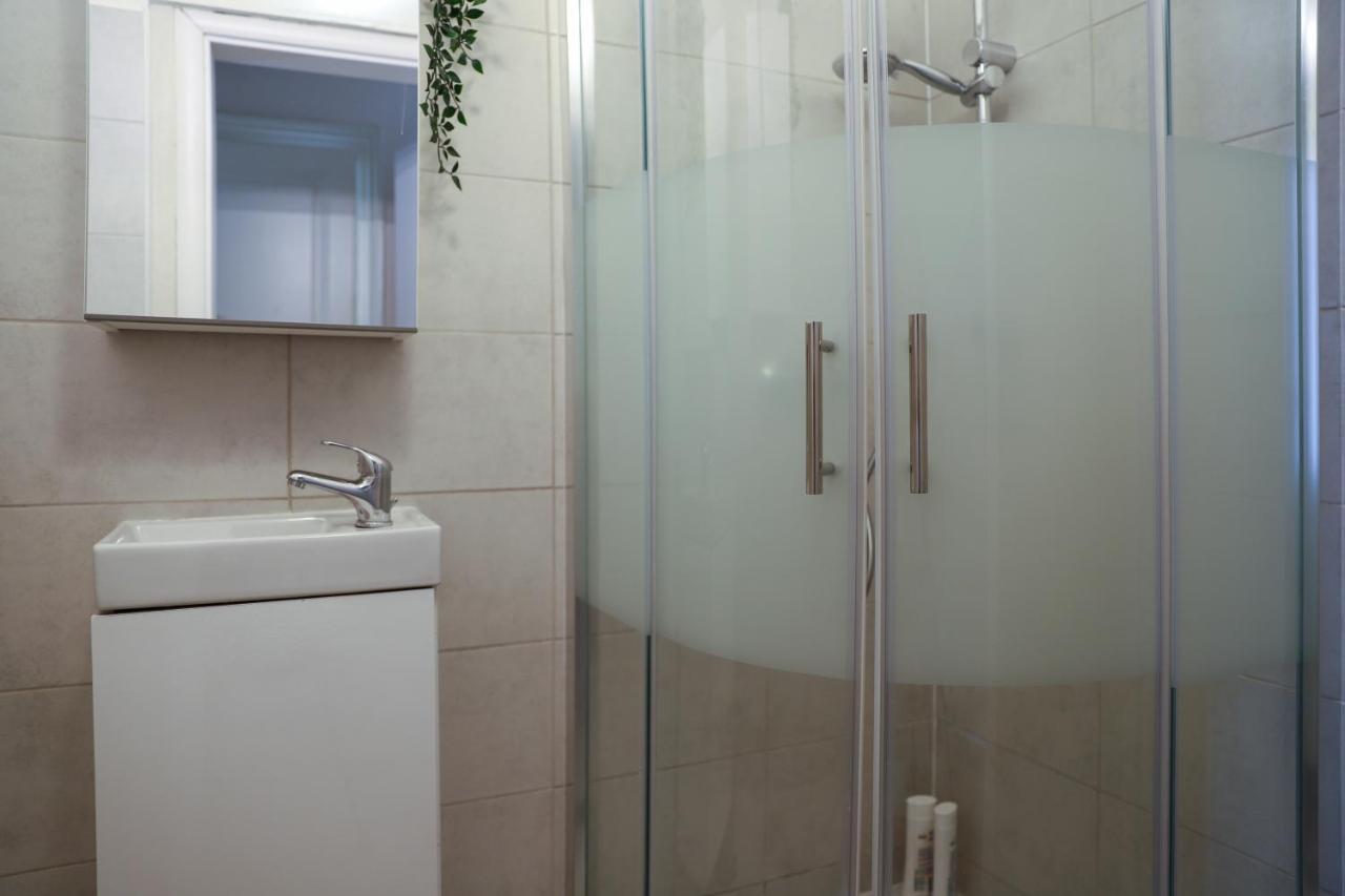 Spacious Apartment, 3 Min To U6 Metro Wina Bagian luar foto