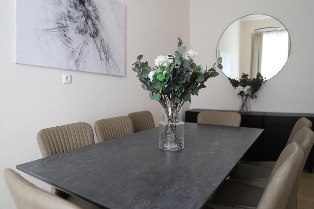Spacious Apartment, 3 Min To U6 Metro Wina Bagian luar foto