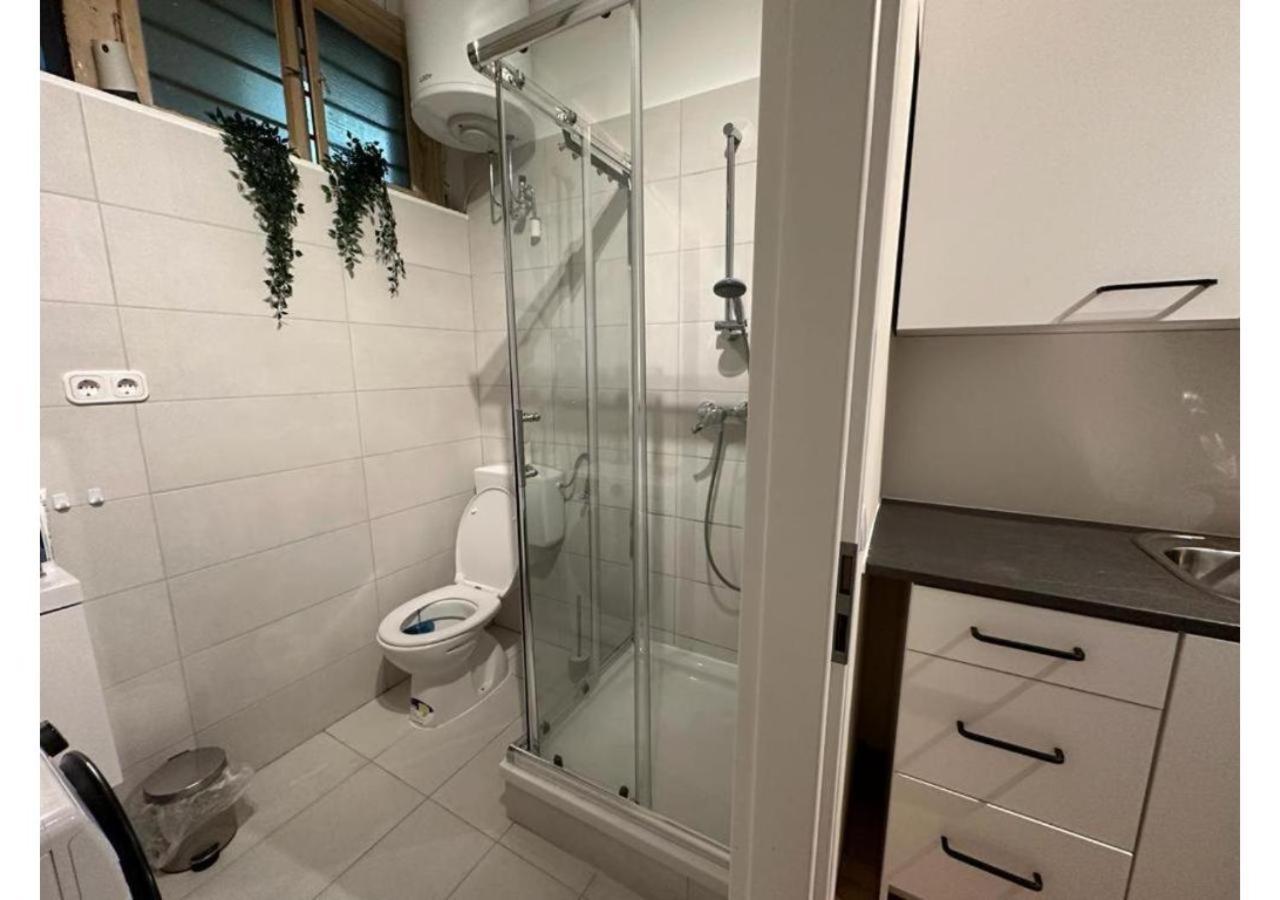 Spacious Apartment, 3 Min To U6 Metro Wina Bagian luar foto