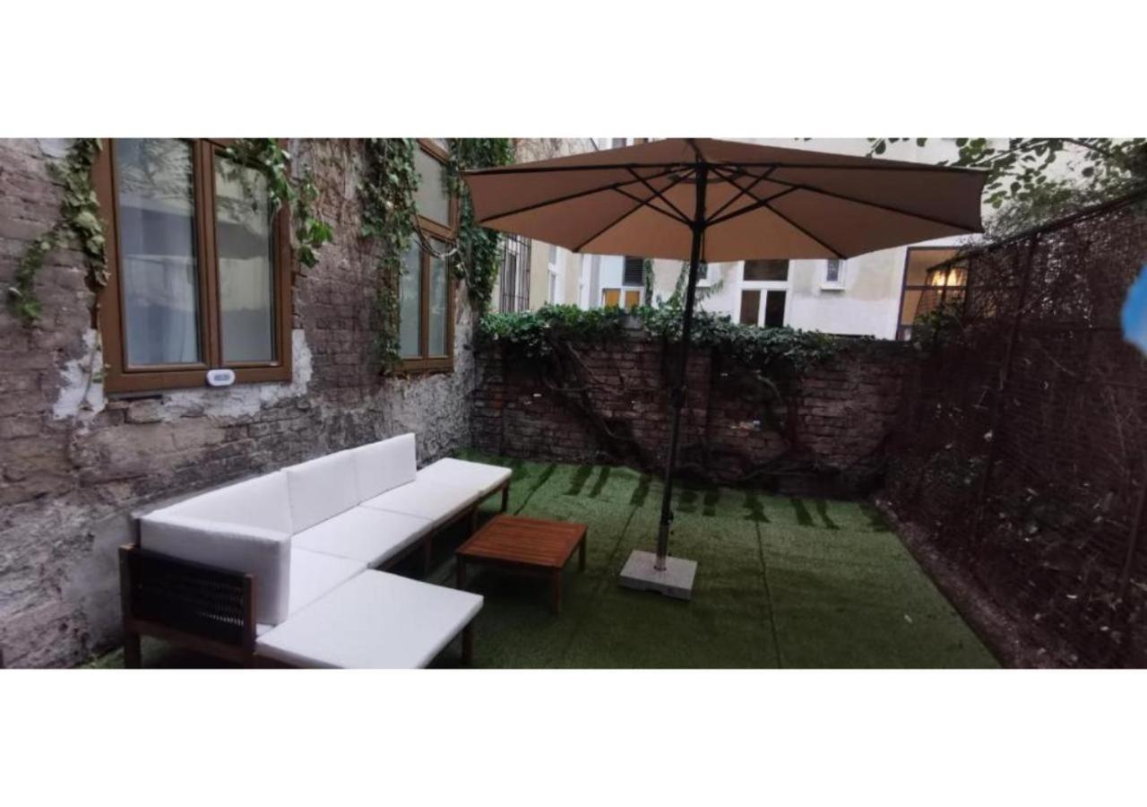 Spacious Apartment, 3 Min To U6 Metro Wina Bagian luar foto