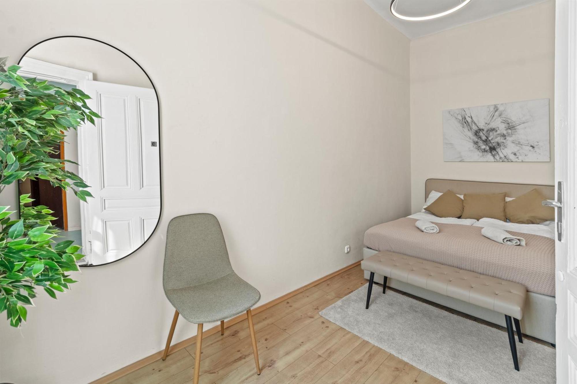 Spacious Apartment, 3 Min To U6 Metro Wina Bagian luar foto