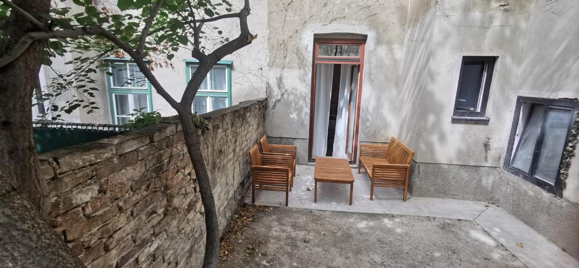 Spacious Apartment, 3 Min To U6 Metro Wina Bagian luar foto