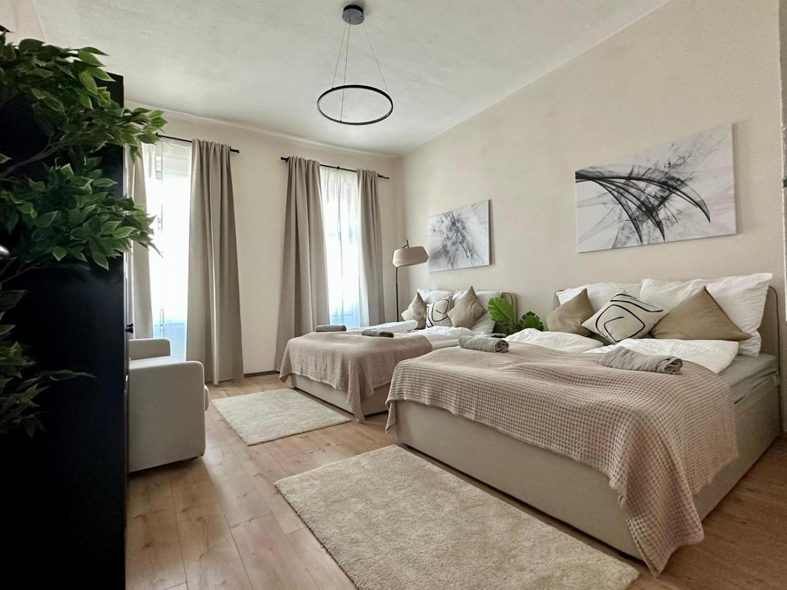 Spacious Apartment, 3 Min To U6 Metro Wina Bagian luar foto