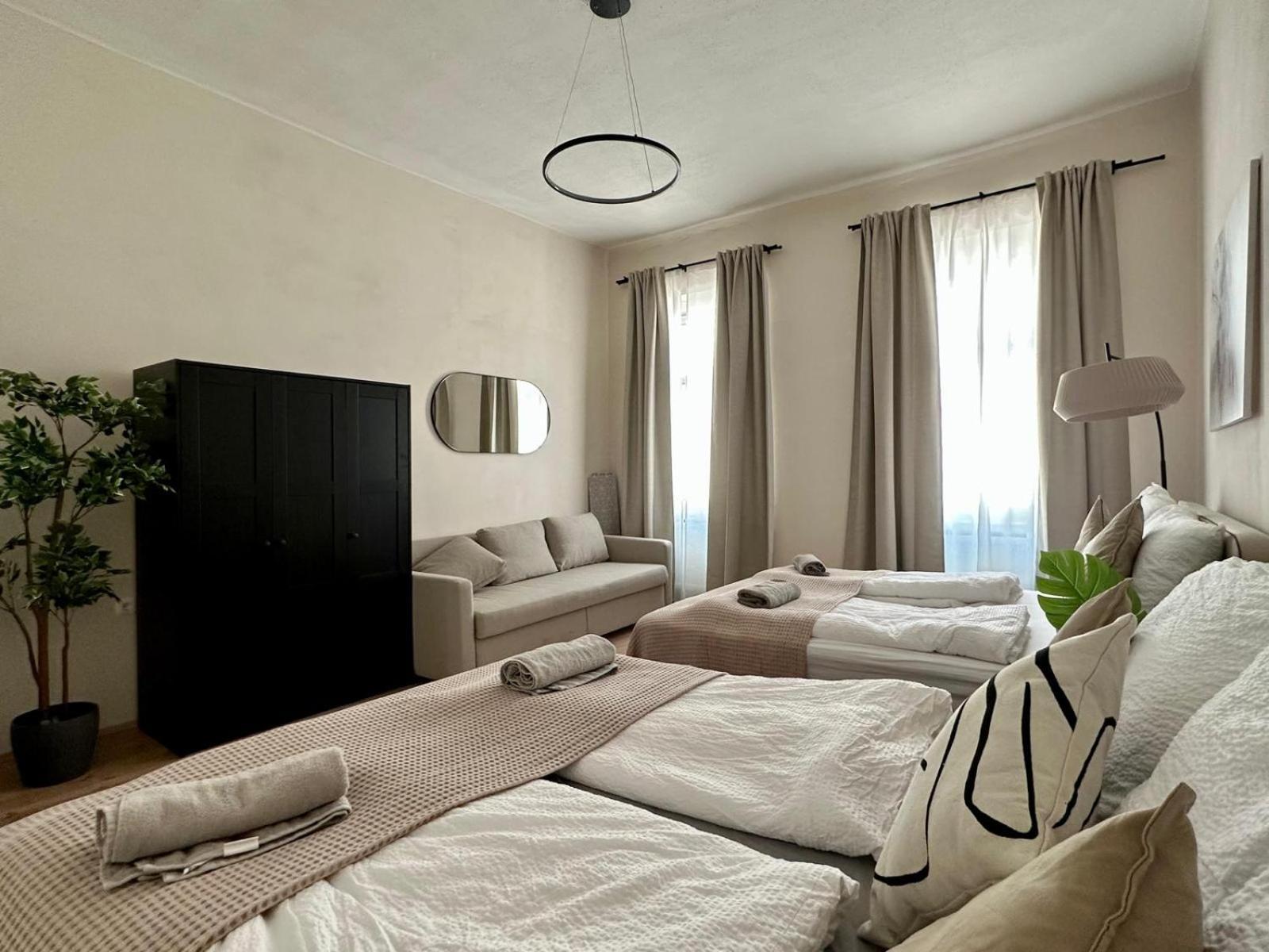 Spacious Apartment, 3 Min To U6 Metro Wina Bagian luar foto