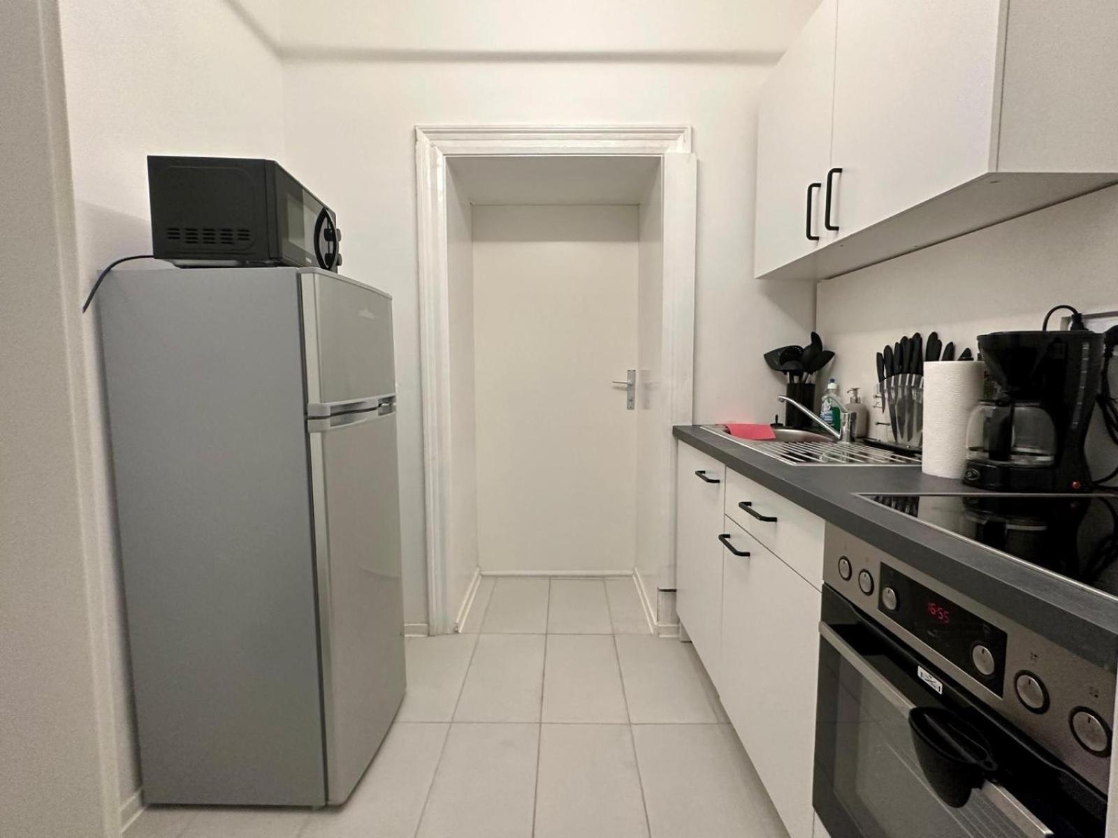 Spacious Apartment, 3 Min To U6 Metro Wina Bagian luar foto
