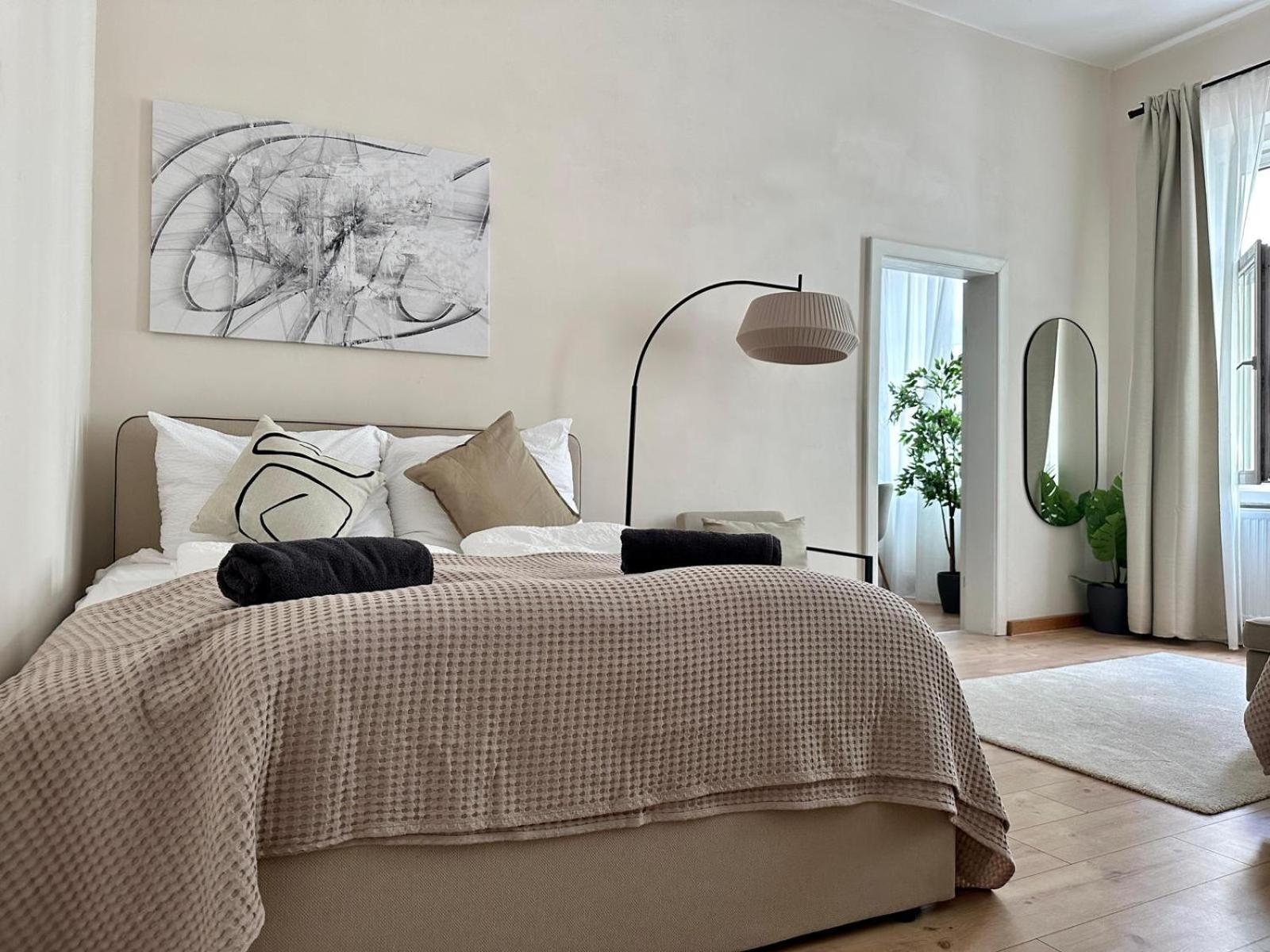 Spacious Apartment, 3 Min To U6 Metro Wina Bagian luar foto