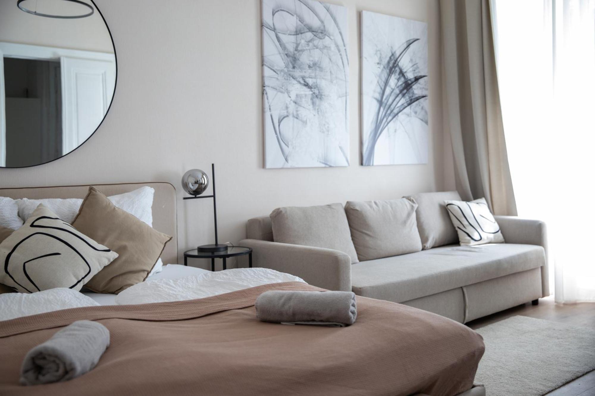 Spacious Apartment, 3 Min To U6 Metro Wina Bagian luar foto