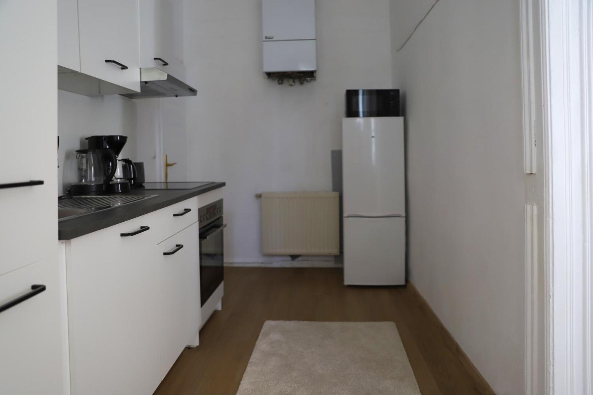 Spacious Apartment, 3 Min To U6 Metro Wina Bagian luar foto