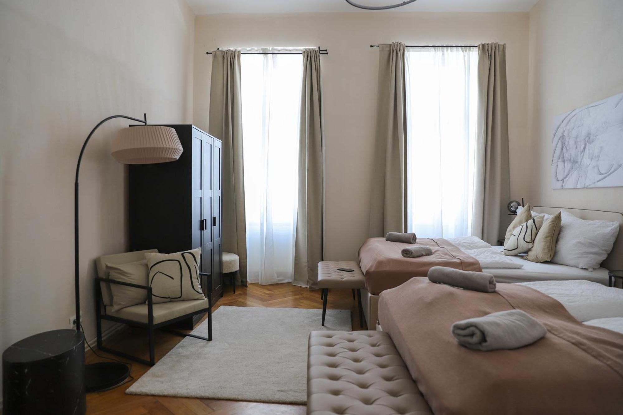 Spacious Apartment, 3 Min To U6 Metro Wina Bagian luar foto