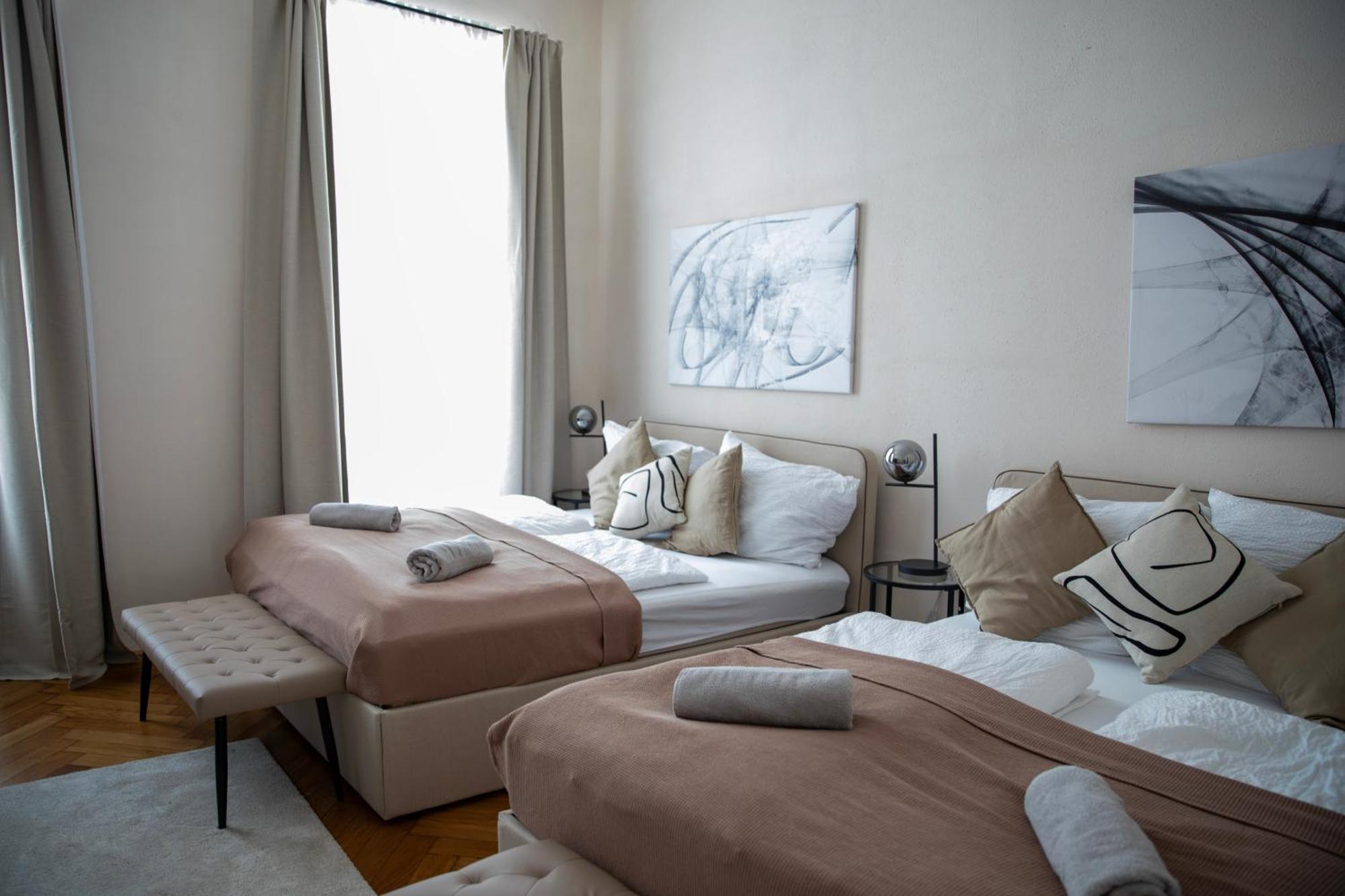 Spacious Apartment, 3 Min To U6 Metro Wina Bagian luar foto